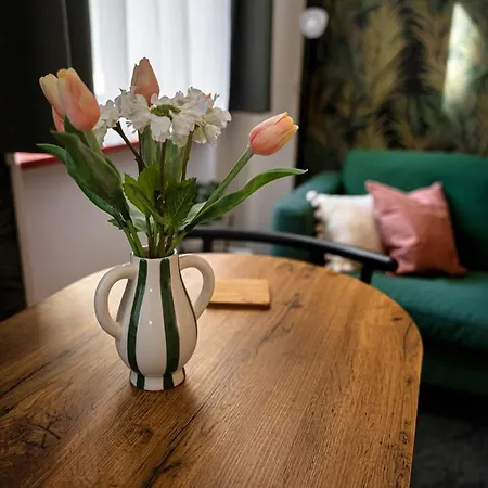 Green Palm Apartment Near By Heroes Square With Free Parking Budapest Exterior photo