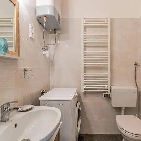 Green Palm Apartment Near By Heroes Square With Free Parking Budapest Exterior photo