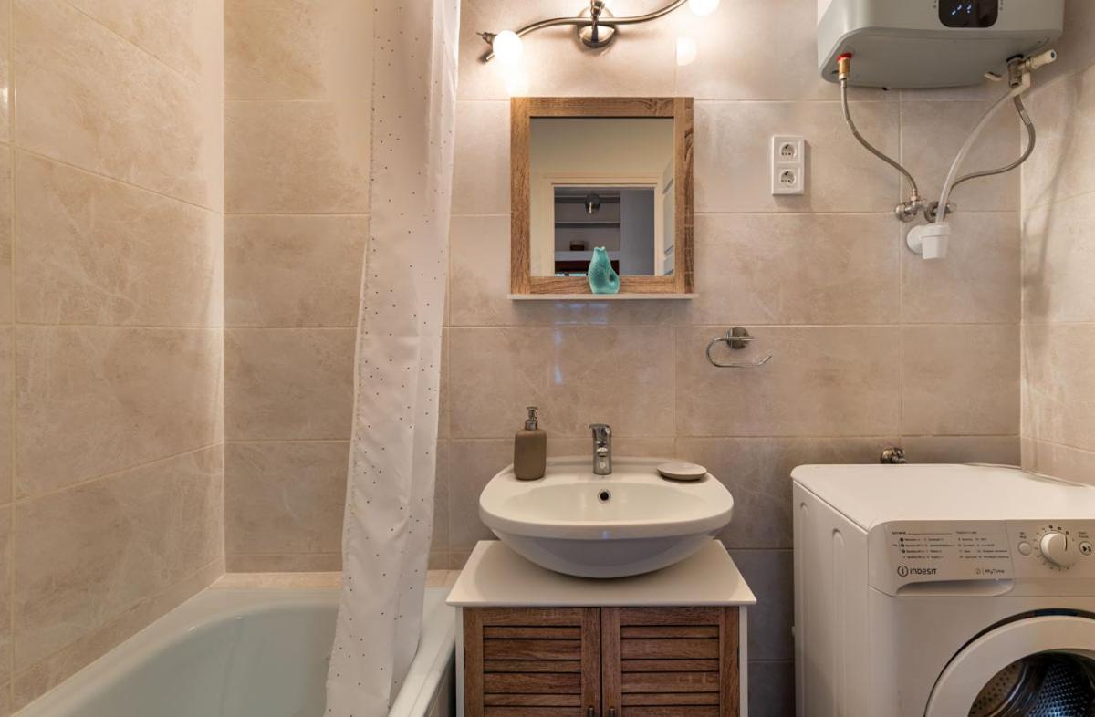 Palm Near By Heroes Square With Free Parking Appartamento Budapest
